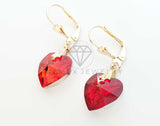 Arete Elegante - 100708 - Diseño de Corazón con CZ Roja Oro Laminado 18K
