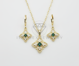 Juego de Lujo - 106430 - Juego Monograma Floral Inspirado en LV con CZ Clara y Verde - Oro Laminado 18K