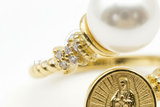 Anillo de Lujo - 106500 - Anillo Ajustable Virgen de Guadalupe y Perla con CZ Clara - Oro Laminado 18K