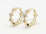 Arete de Lujo - 106511 - Huggie Inspirado LV CZ Clara - Oro Laminado 18K