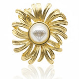 Arete de Lujo - 106815 - Arete Flor con Perla - Oro Laminado 18K
