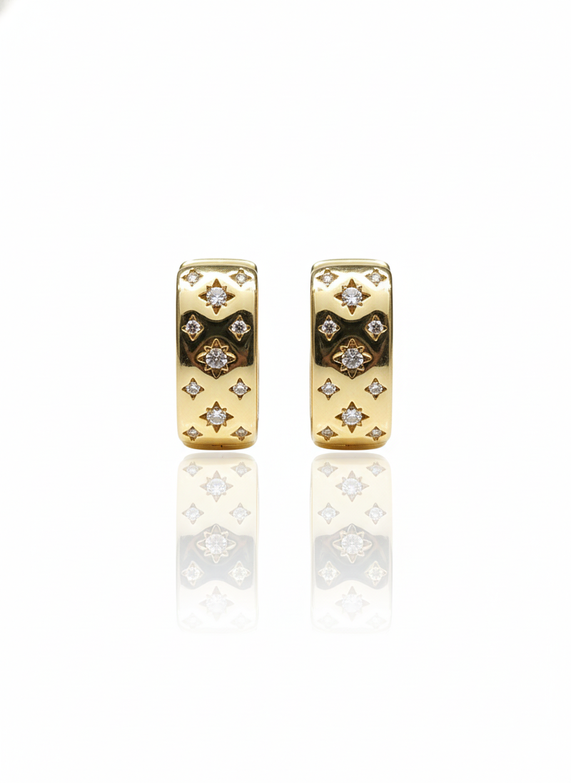 Arete de Lujo - 106461 - Huggie Inspirado Louis Vuitton CZ Clara - Oro Laminado 18K