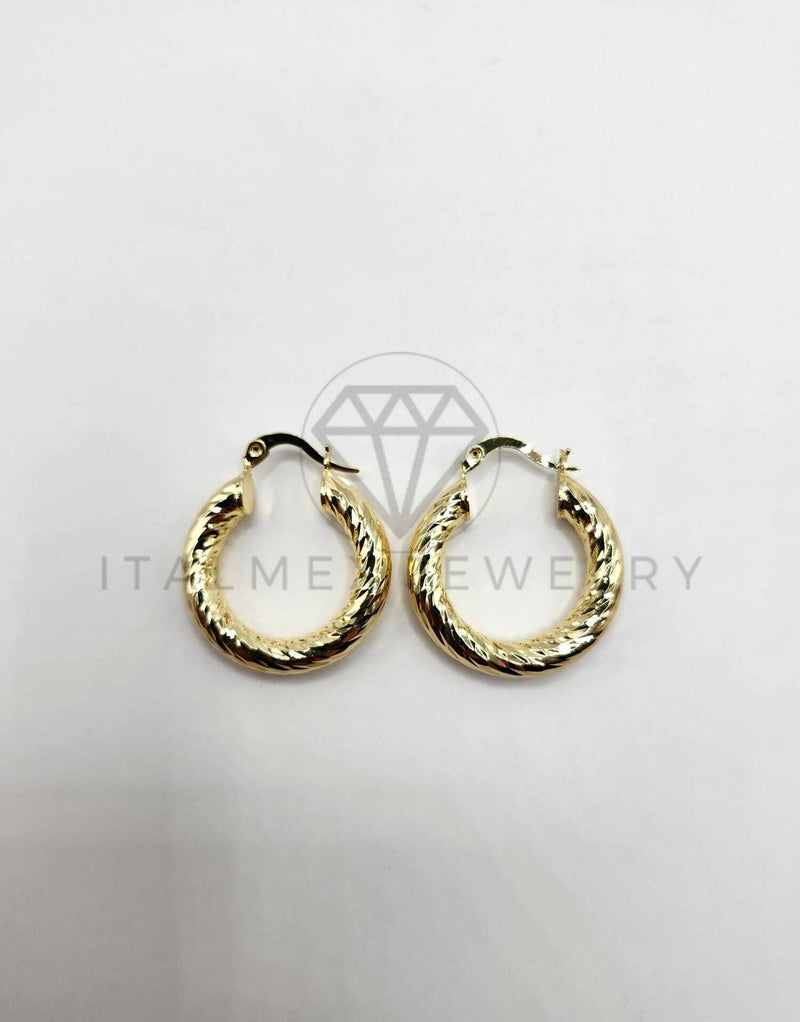 Arracada de Lujo - 106292 - Arete Rayado Diagonal Oro Laminado 18K