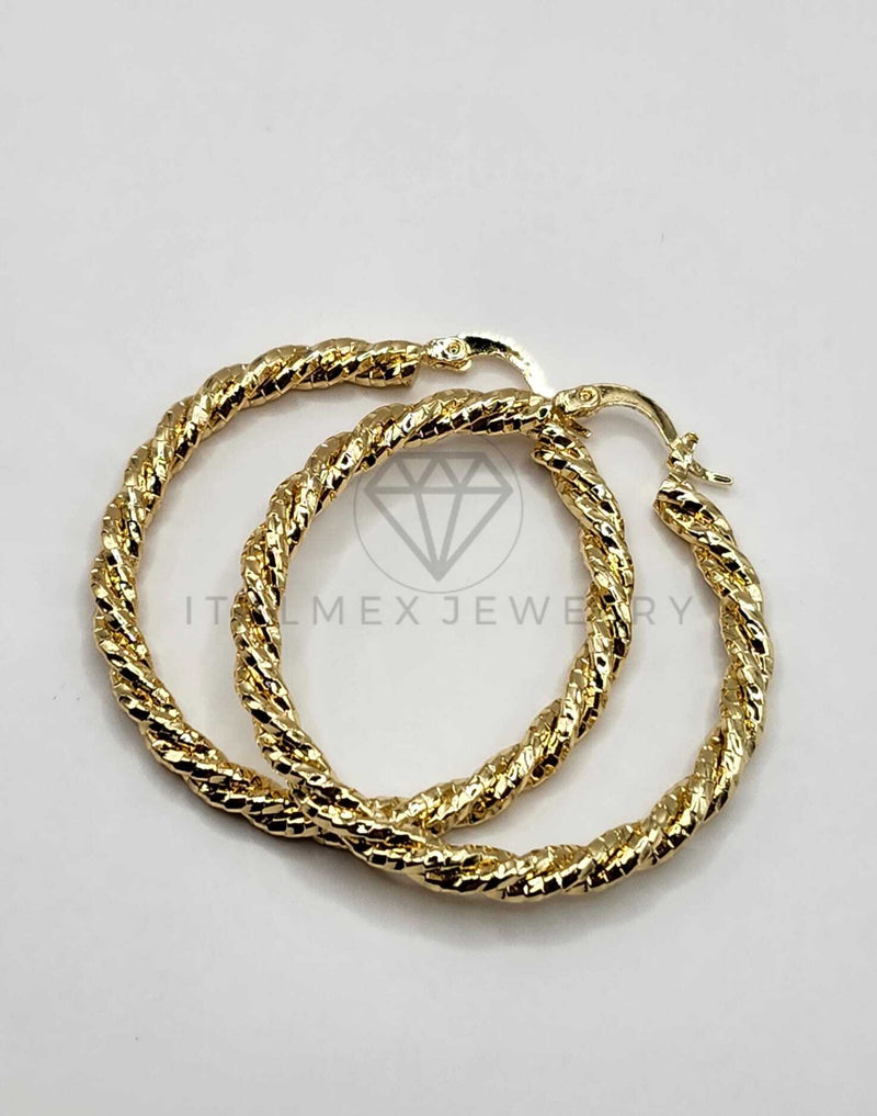 Arracada de Lujo - 106301 - Arete Diseño Retorcido y Rayado Oro Laminado 18K