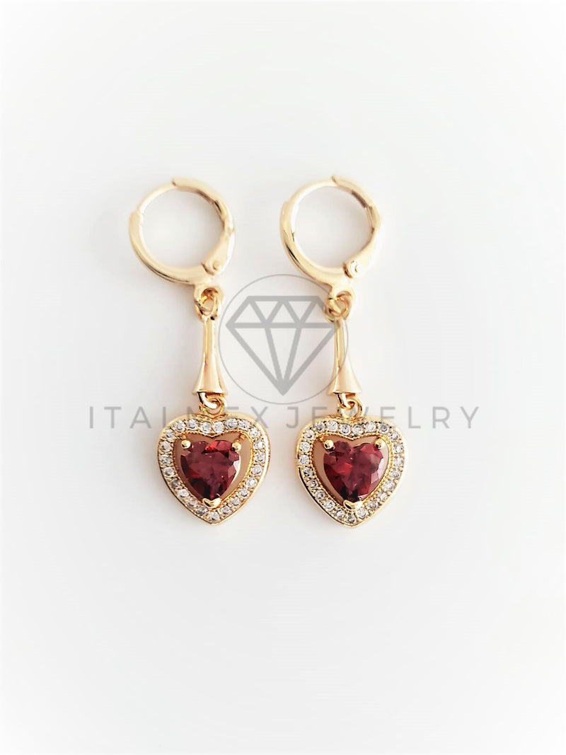 Arete Elegante - 102816 - Diseño de Corazón con CZ Roja Oro Laminado 18K
