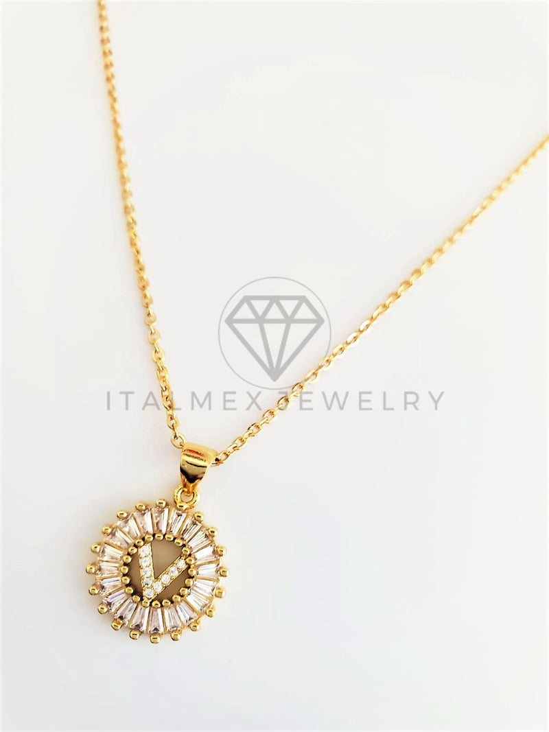 Collar Elegante - 102625 - Collar Inicial "V" Con CZ Clara Oro Laminado 18K