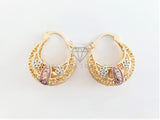 Arete Elegante - 102886 - Estilo Canasta con Virgen de Guadalupe y Flores Oro Laminado 18K