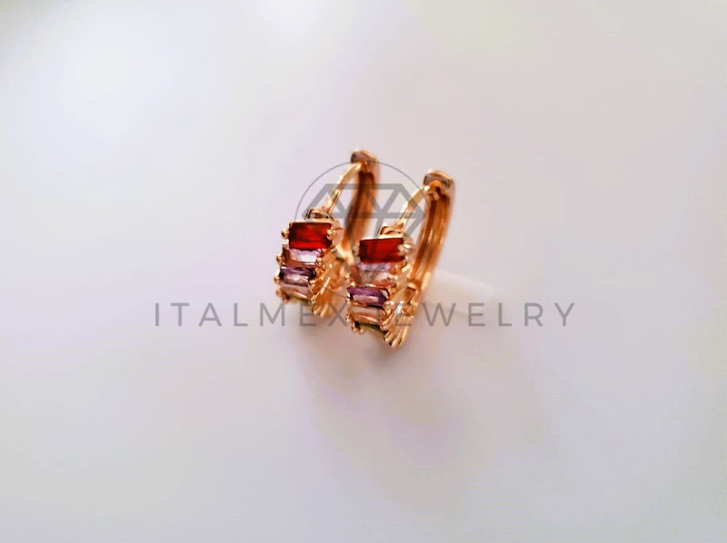Arete de Lujo - 104626 - Huggie Baguette CZ Color Oro Laminado 18K