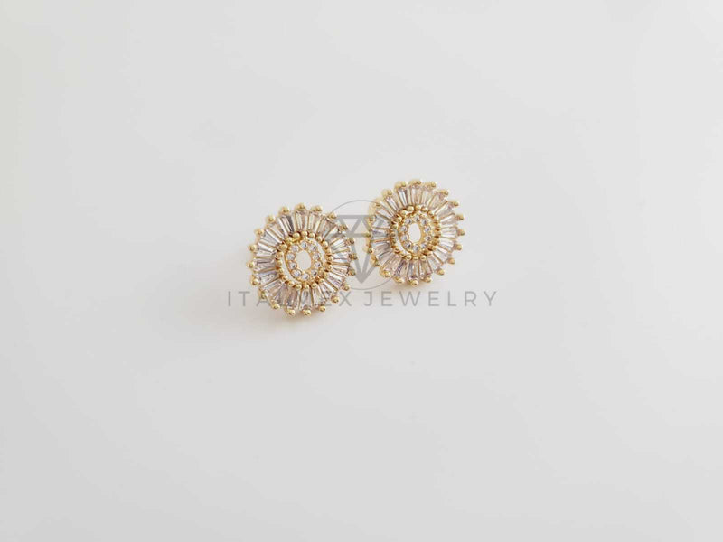 Broquel de Lujo - 102572 - Diseño de Inicial "O" CZ Clara Oro Laminado 18K