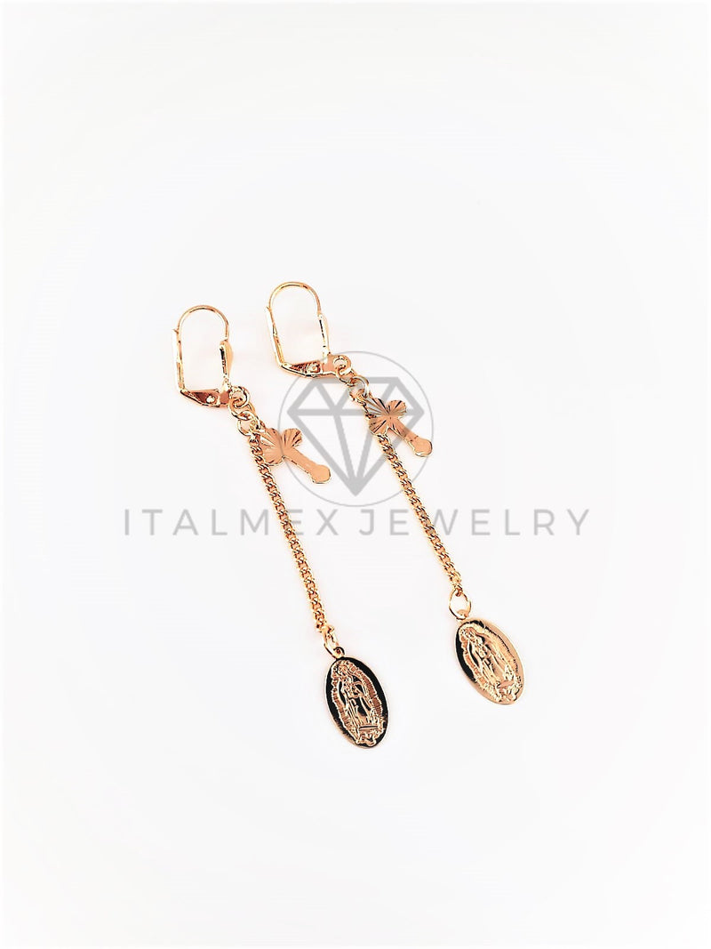 Arete de Lujo - 103097 - Arete Largo Cruz y Virgen Oro Laminado 18K