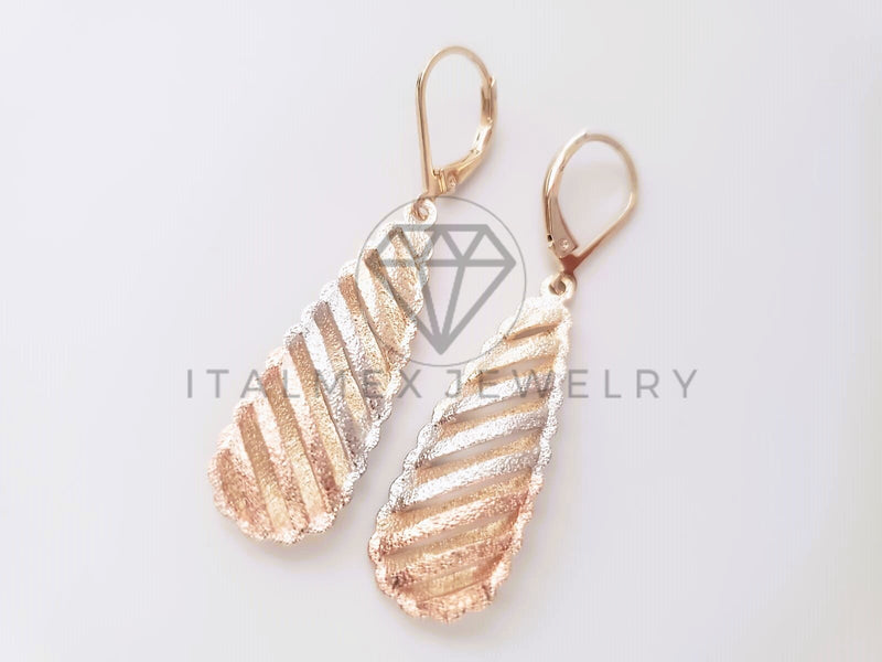 Arete de Lujo - 104681 - Arete de Placa Diamantado Oro Laminado 18K