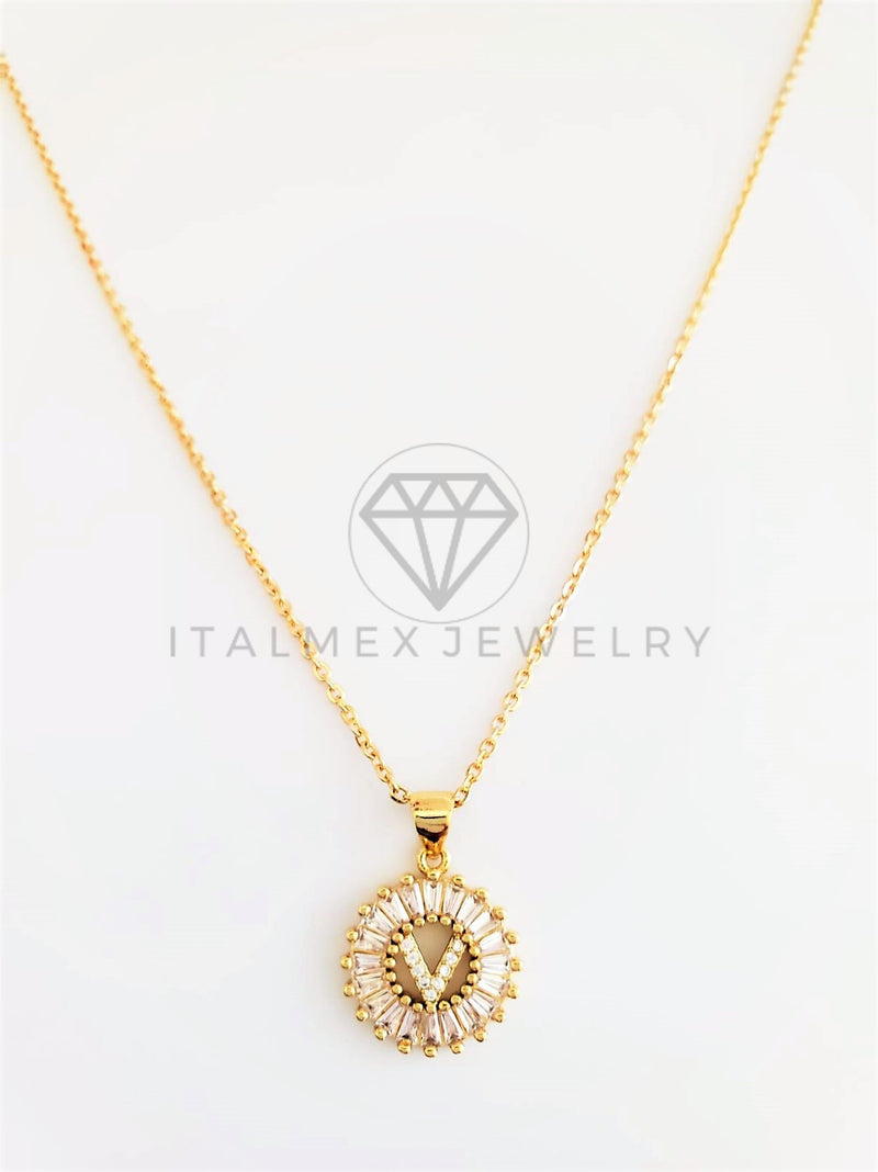 Collar Elegante - 102625 - Collar Inicial "V" Con CZ Clara Oro Laminado 18K