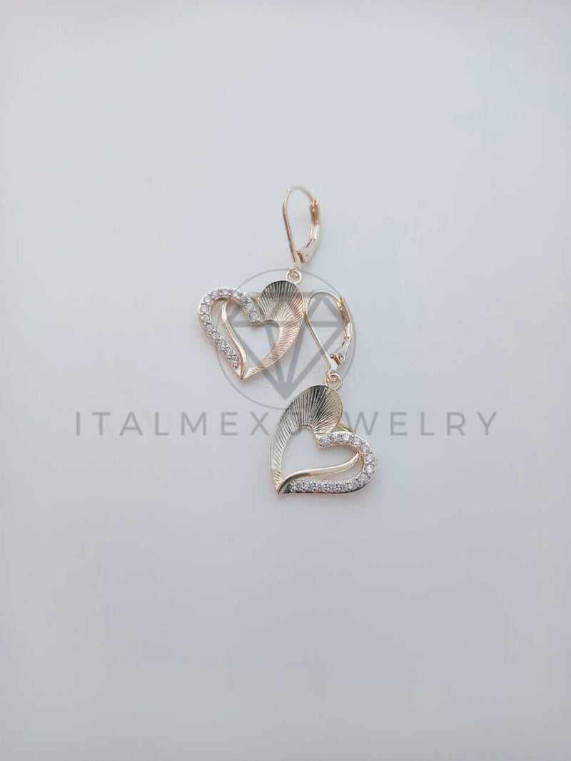 Arete de Lujo - 102065 - Arete Largo diseño de Corazón CZ Clara Oro Laminado 18K