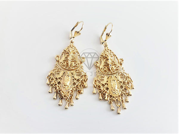 Arete de Lujo - 102906 - Arete Largo Filigrana con Virgen y Cristo Oro Laminado 18K