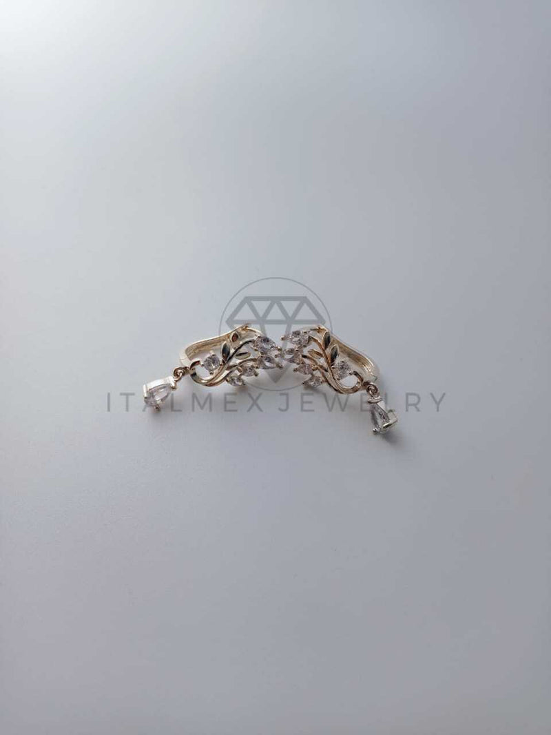 Huggie de Lujo - 102059 - Diseño de Flor con CZ Clara Oro Laminado 18K
