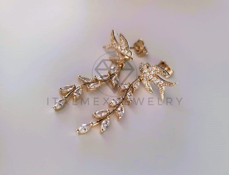 Arete de Lujo - 103773 - Broquel Largo Paloma y Ramo CZ Clara Oro Laminado 18K