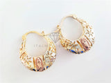 Arete Elegante - 102890 - Estilo Canasta Virgen de Guadalupe y Flores Oro Laminado 18K