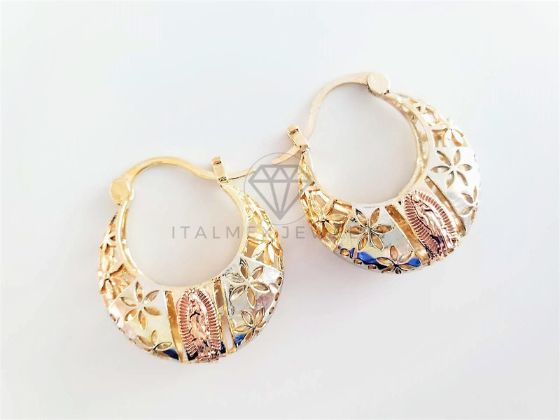 Arete Elegante - 102890 - Estilo Canasta Virgen de Guadalupe y Flores Oro Laminado 18K