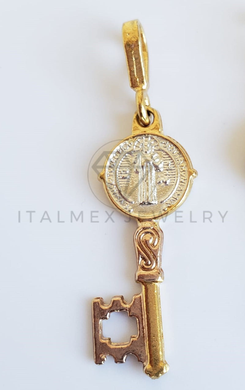 Dije Religioso - 100372 - Llave de San Benito Doble Cara Tamaño Mini Oro Laminado 18K