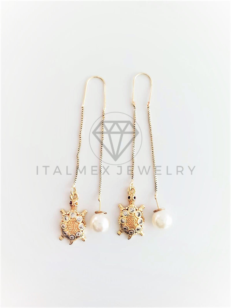 Arete de Lujo - 102810 - Violador con Perla y Dije Tortuga CZ Clara Oro Laminado 18K