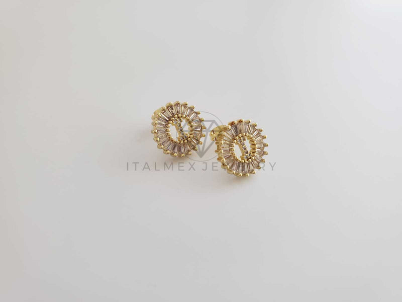 Broquel de Lujo - 102571 - Diseño de Inicial "I" CZ Clara Oro Laminado 18K