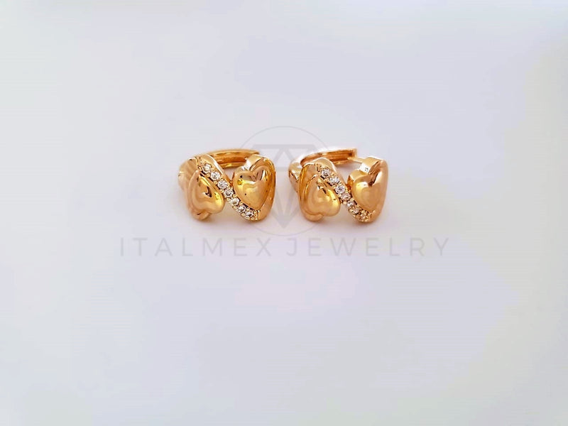 Huggie de Lujo - 104029 - Estilo Corazones CZ Clara Oro Laminado 18K
